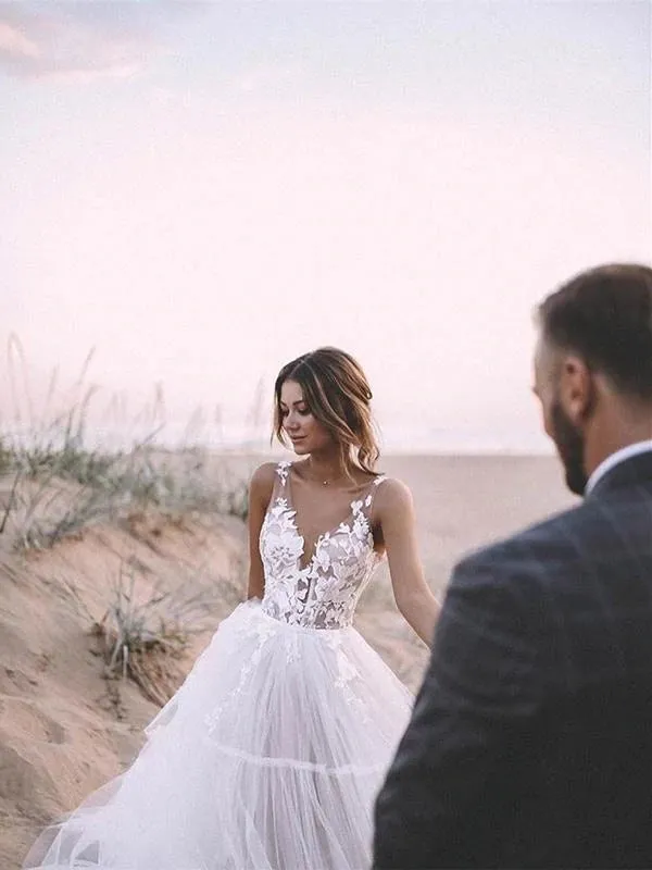 A-line White Tulle Wedding Dresses With Appliques