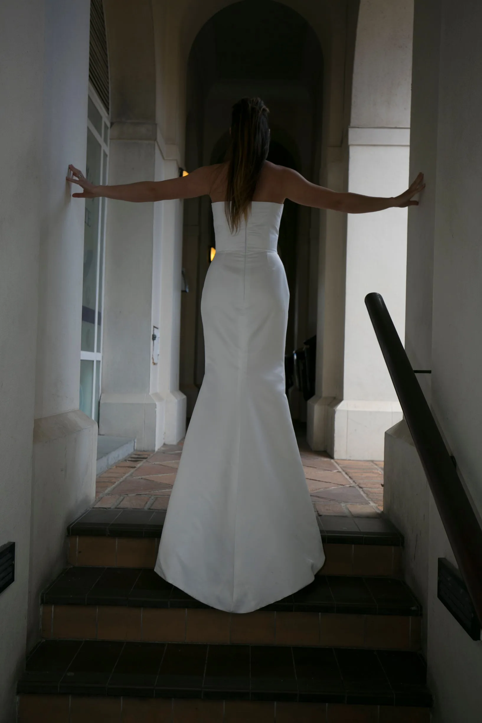Elegant fishtail dress with sweetheart neckline & halterneck embroidery