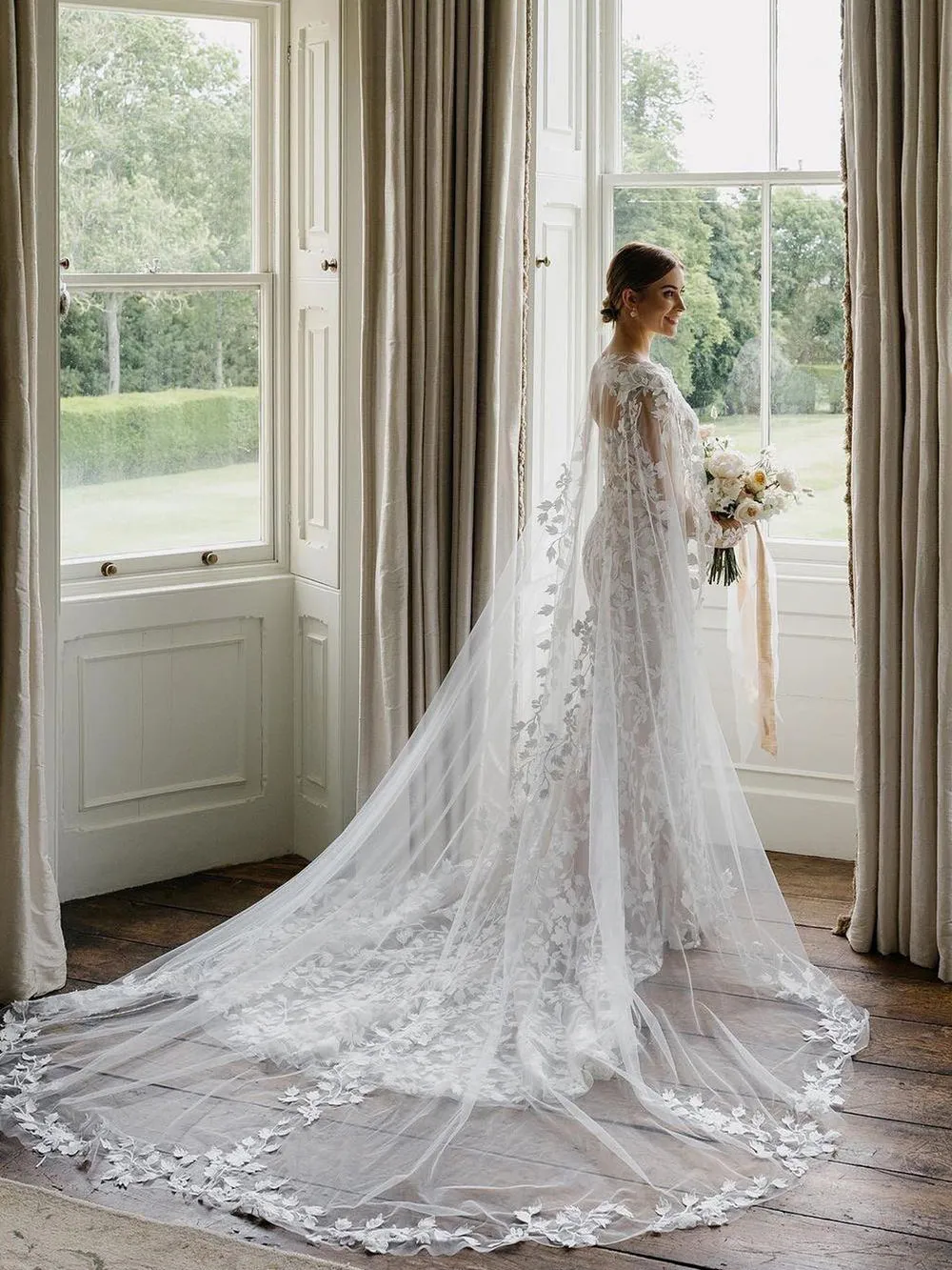 Floral Appliqued Sweetheart Neck Sheath Wedding Dress with Cape WD1908