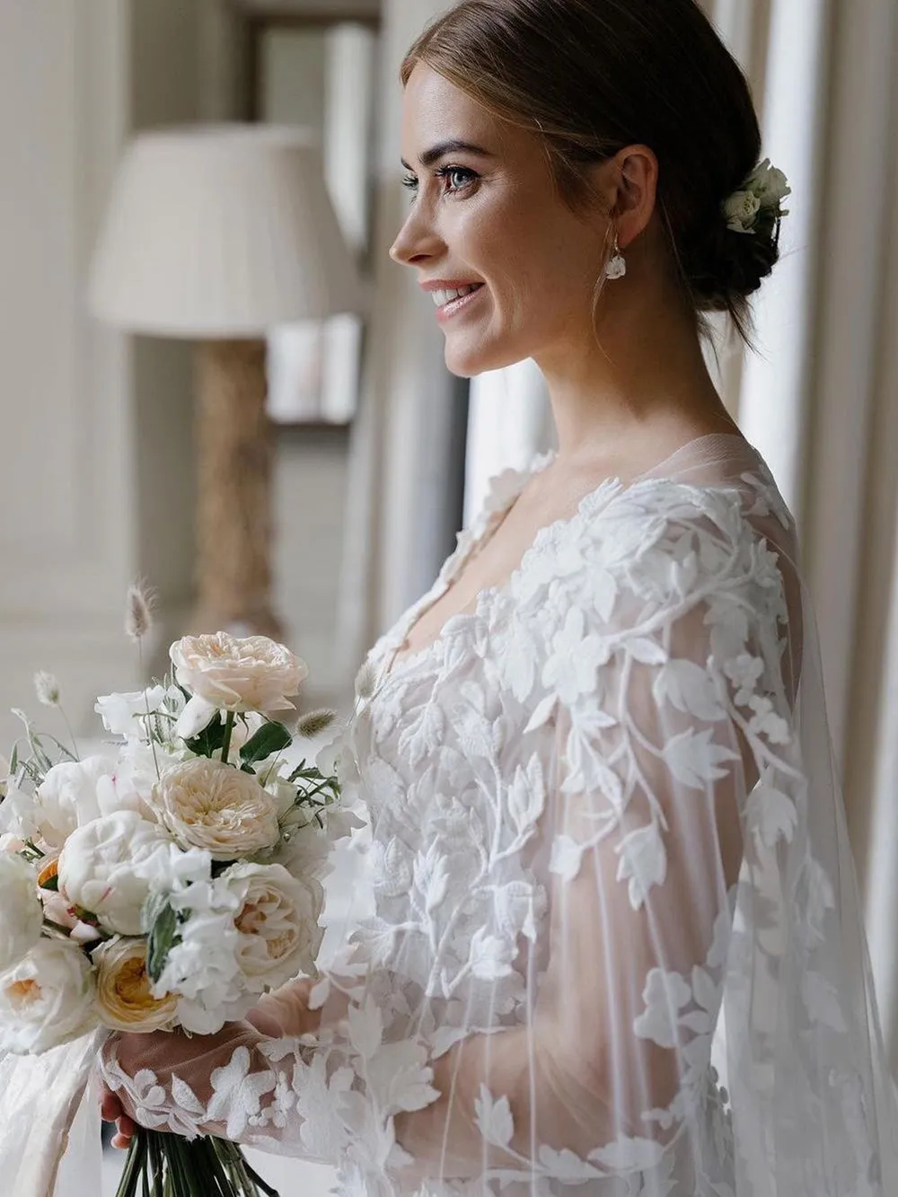 Floral Appliqued Sweetheart Neck Sheath Wedding Dress with Cape WD1908