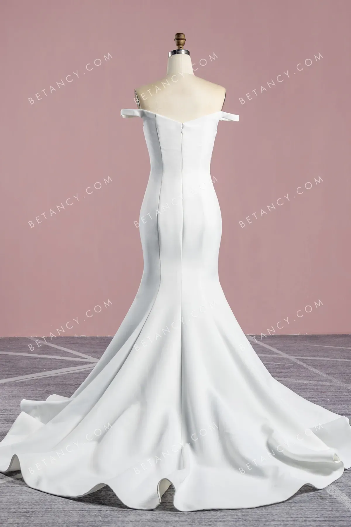 Minimalist Thick Matte Satin Mermaid Wedding Dress