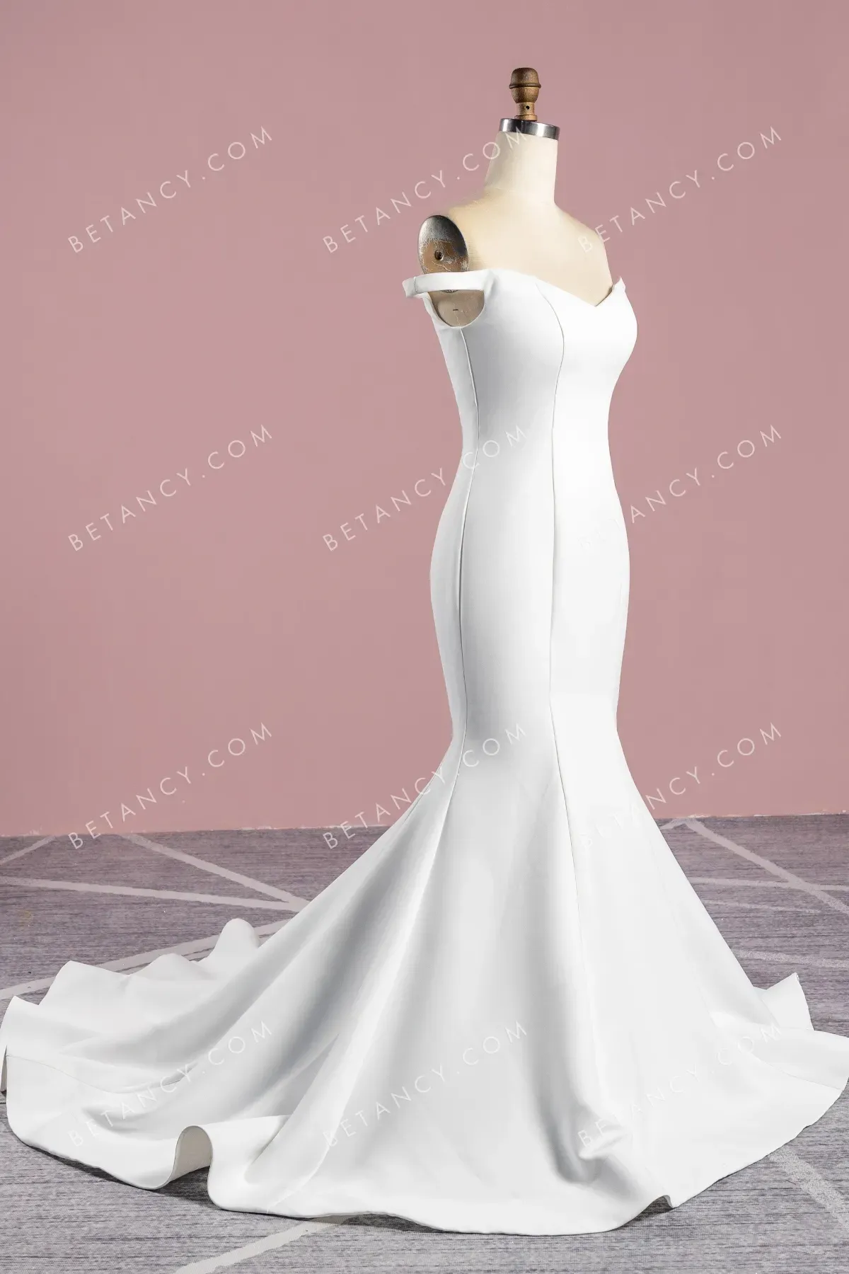 Minimalist Thick Matte Satin Mermaid Wedding Dress