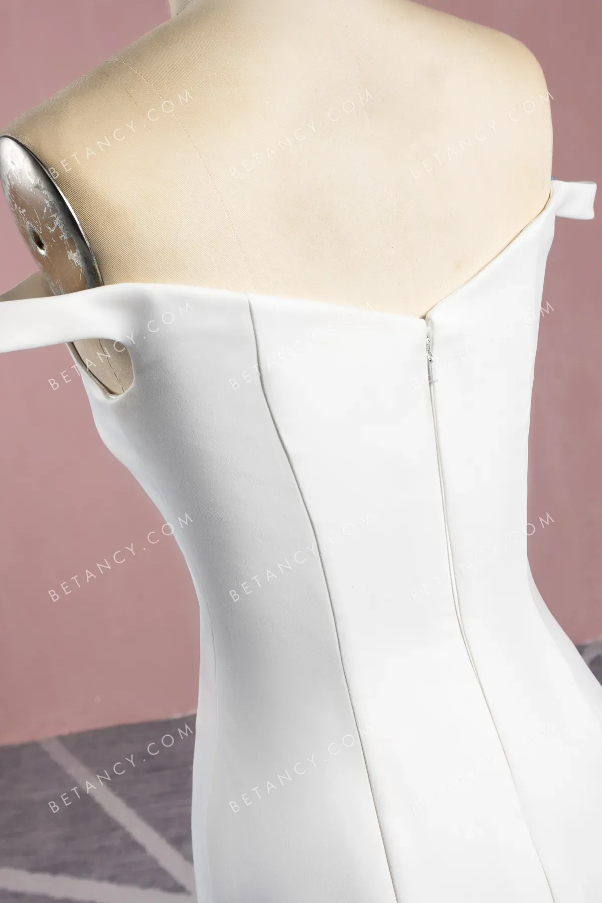 Minimalist Thick Matte Satin Mermaid Wedding Dress