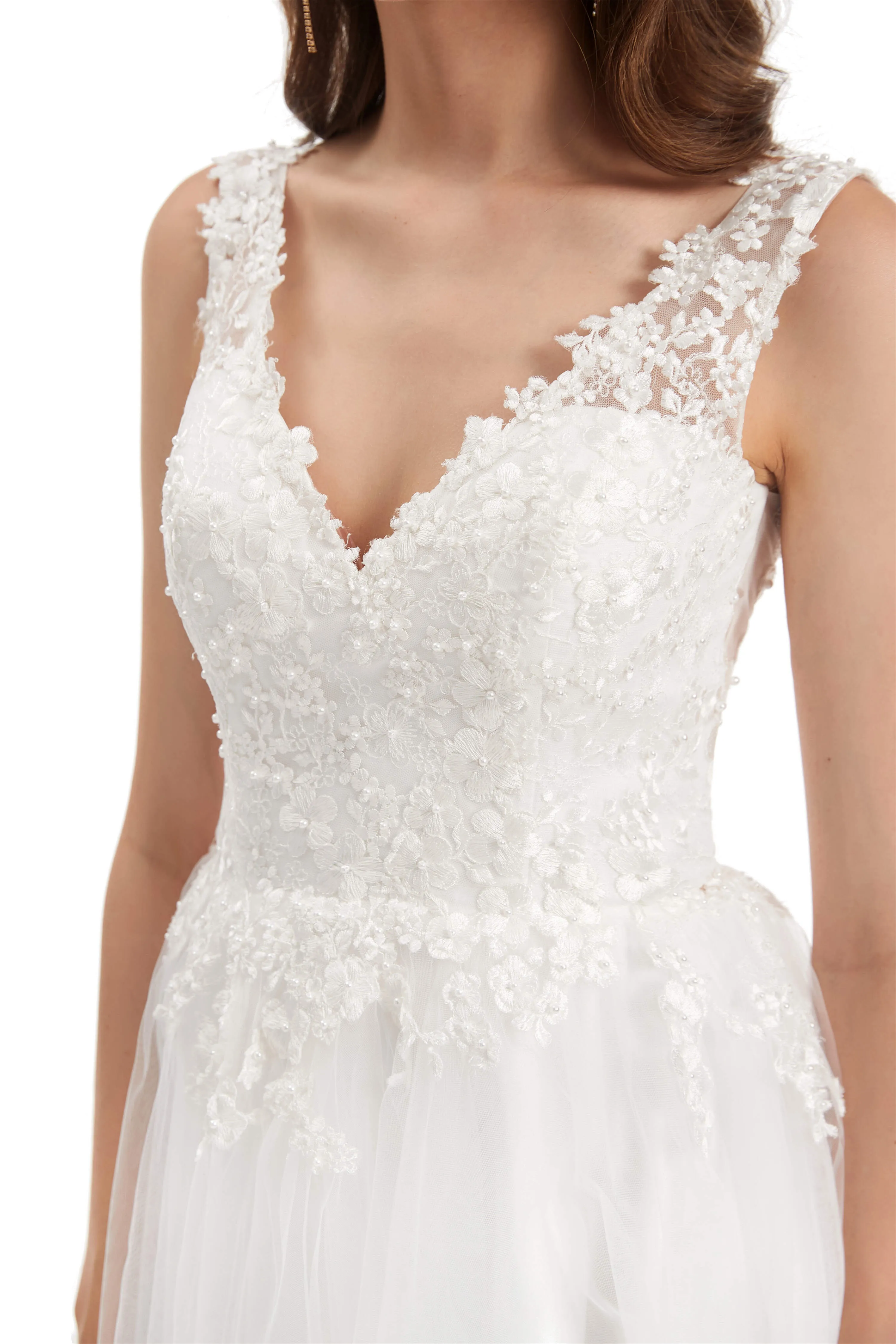 Tulle V-neck Appliques Wedding Dresses