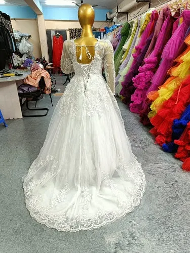 W161 (2),White Sleeves Prewedding Shoot Trail Gown, Size (XS-30 to XL-40)