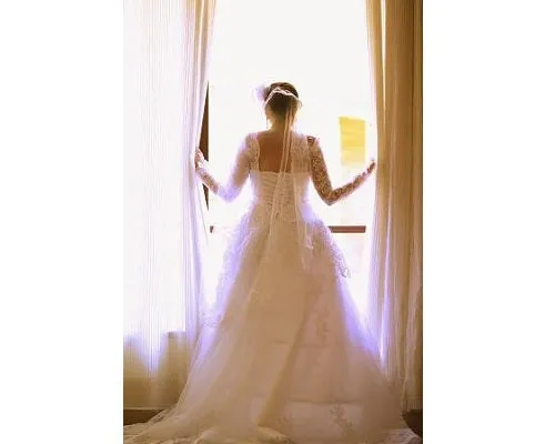 W161 (2),White Sleeves Prewedding Shoot Trail Gown, Size (XS-30 to XL-40)