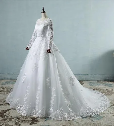 W161 (2),White Sleeves Prewedding Shoot Trail Gown, Size (XS-30 to XL-40)